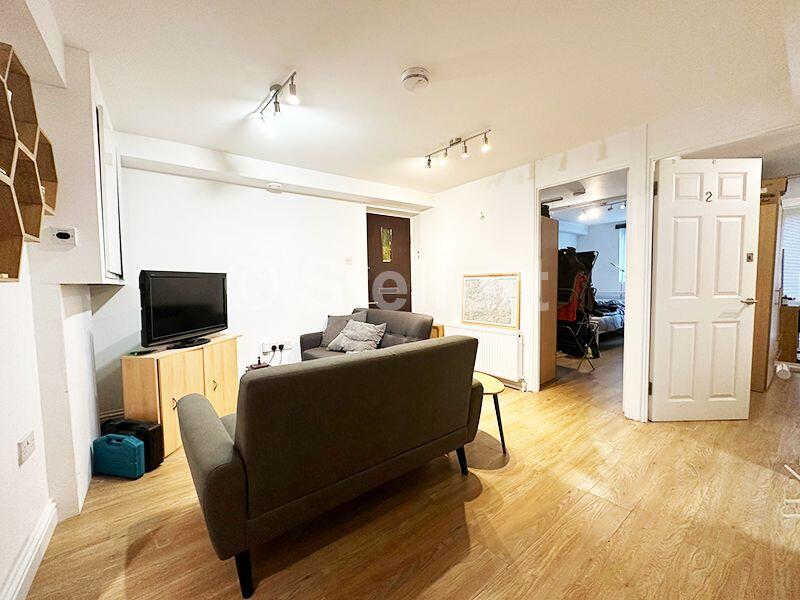 4 bed 1st Floor Flat for rent in Hampstead. From Stelfort - London