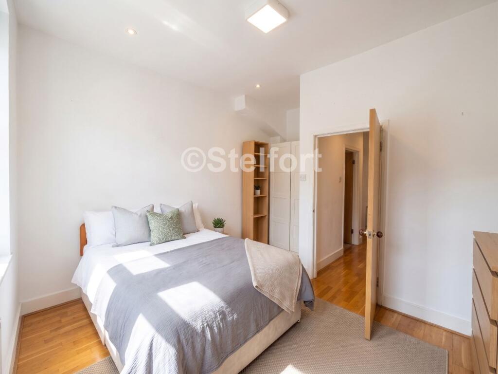4 bed 1st Floor Flat for rent in Camden Town. From Stelfort - London