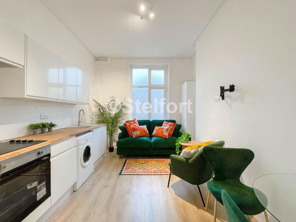 2 bed 1st Floor Flat for rent in London. From Stelfort - London