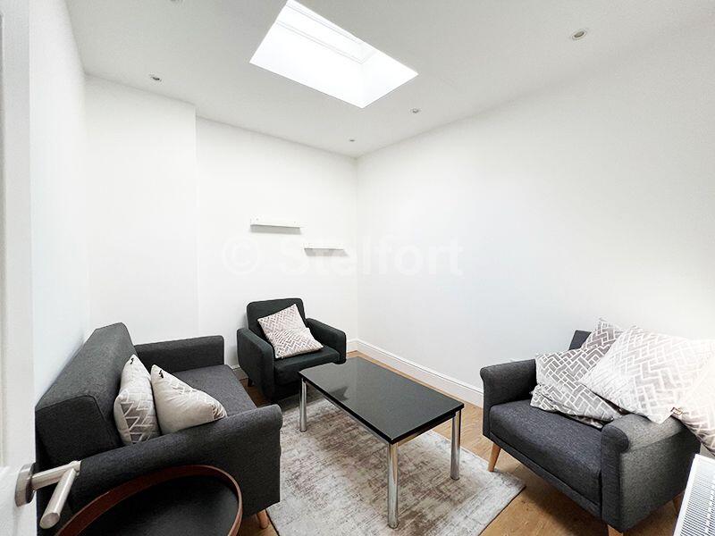 2 bed 1st Floor Flat for rent in London. From Stelfort - London