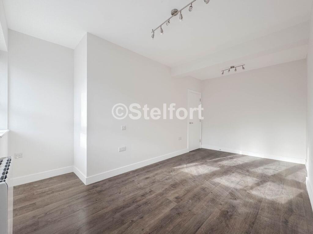 2 bed Apartment for rent in Eltham. From Stelfort - London
