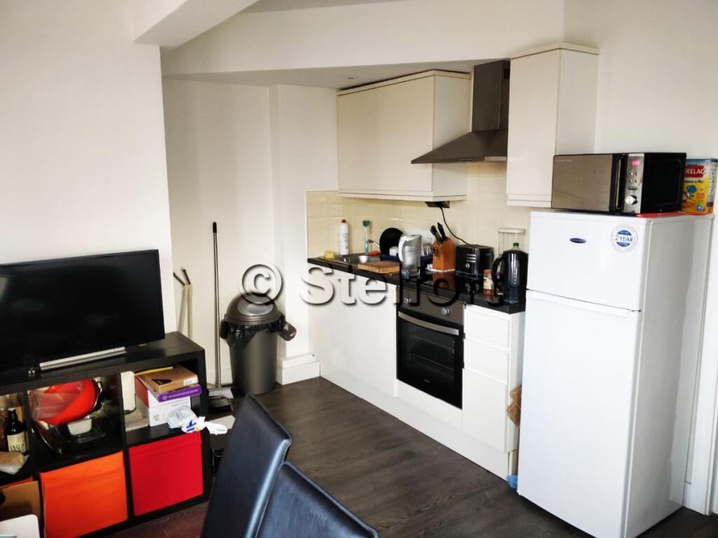 2 bed Apartment for rent in Eltham. From Stelfort - London