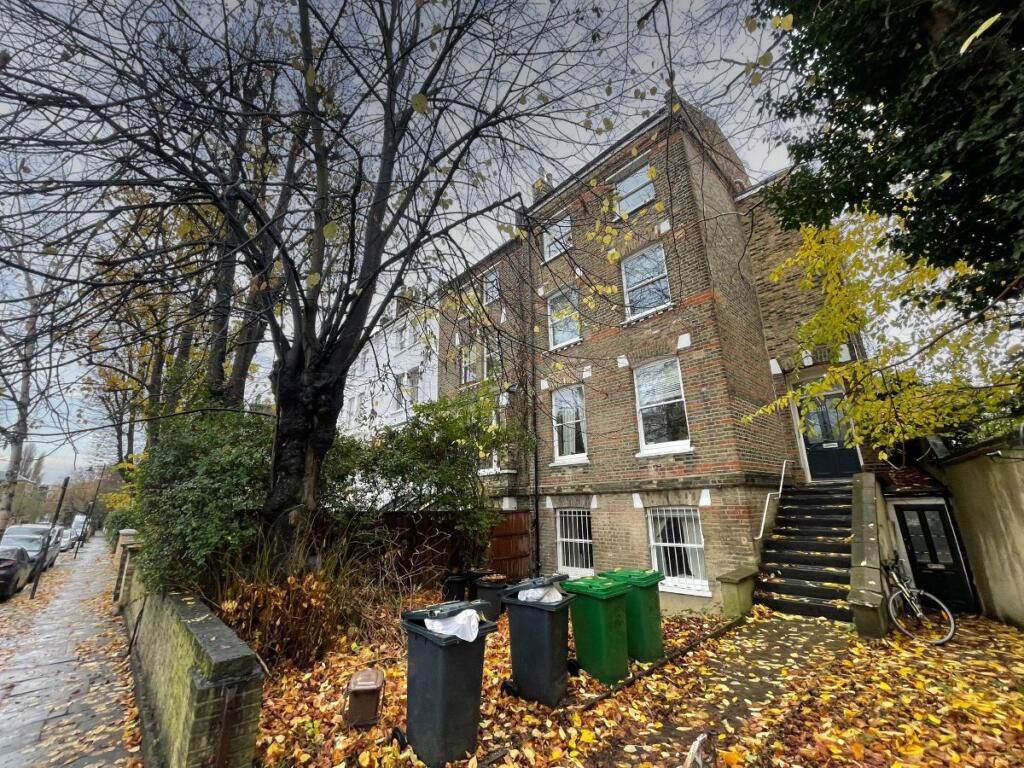 3 bed 1st Floor Flat for rent in Camden Town. From Stelfort - London