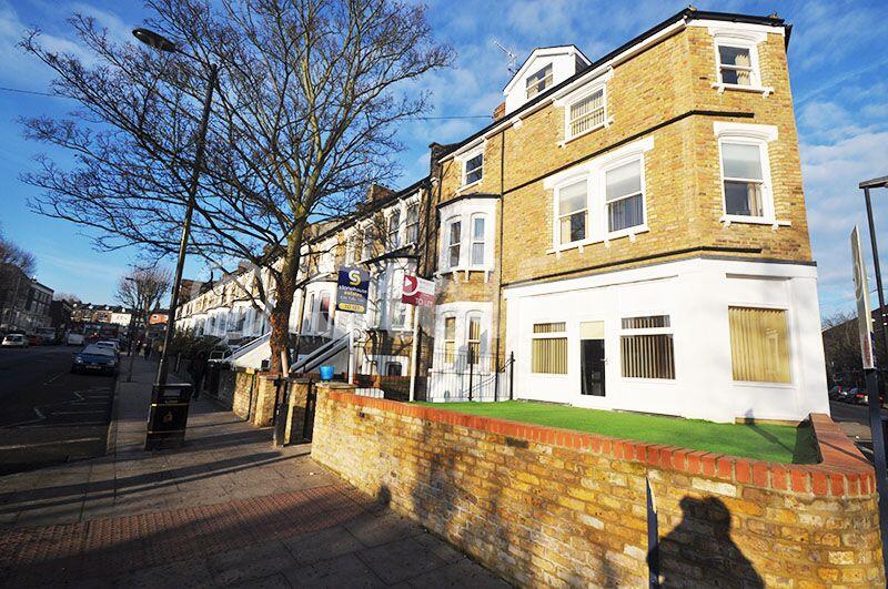 3 bed 1st Floor Flat for rent in Camden Town. From Stelfort - London