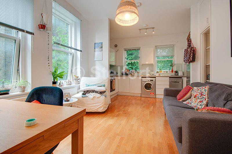 3 bed Apartment for rent in Camden Town. From Stelfort - London