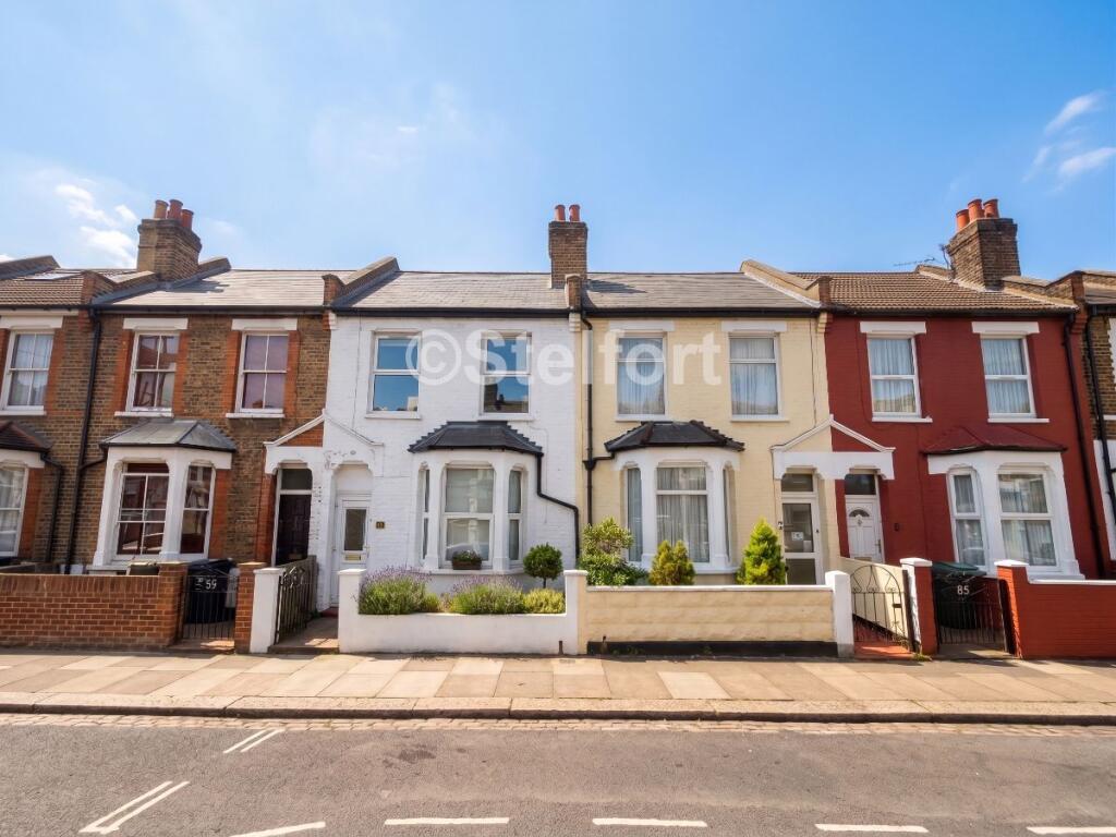 4 bed Mid Terraced House for rent in London. From Stelfort - London