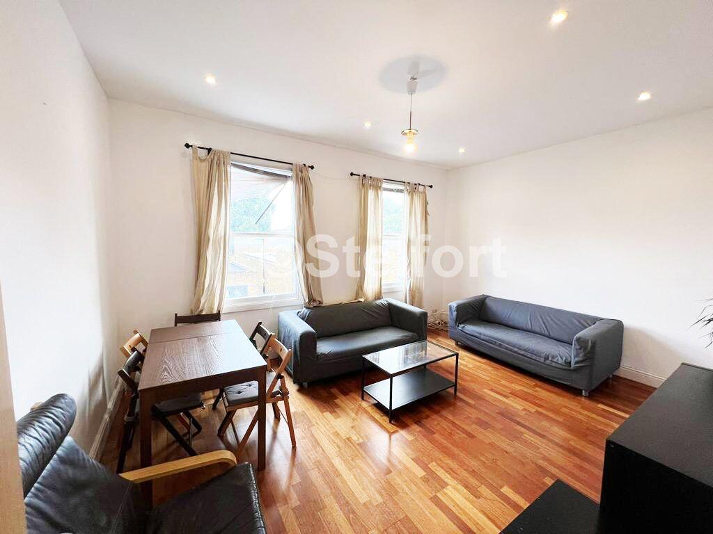 4 bed Mid Terraced House for rent in London. From Stelfort - London