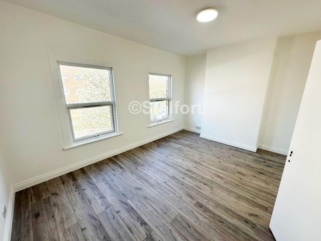 4 bed Mid Terraced House for rent in Stratford. From Stelfort - London 4 bed Mid Terraced House for rent in Stratford. From Stelfort - London