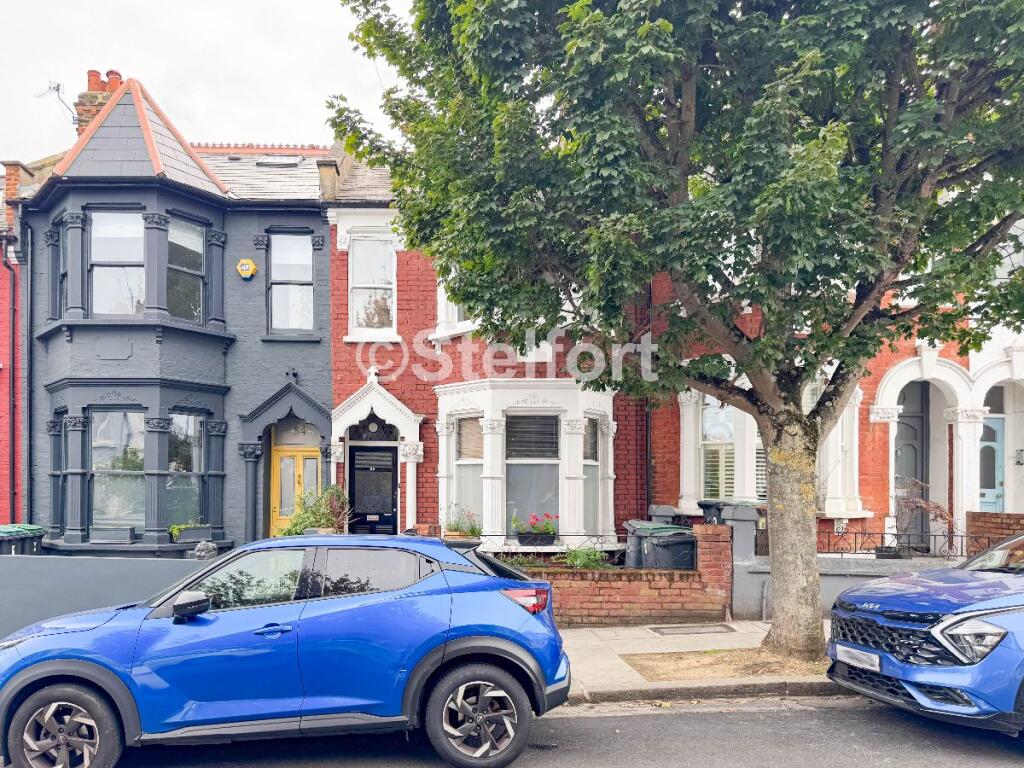 2 bed 1st Floor Flat for rent in London. From Stelfort - London