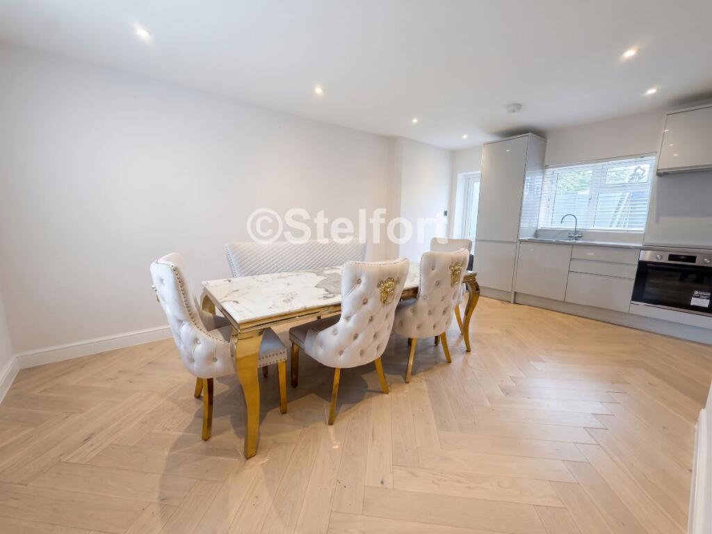 4 bed Detached for rent in London. From Stelfort - London
