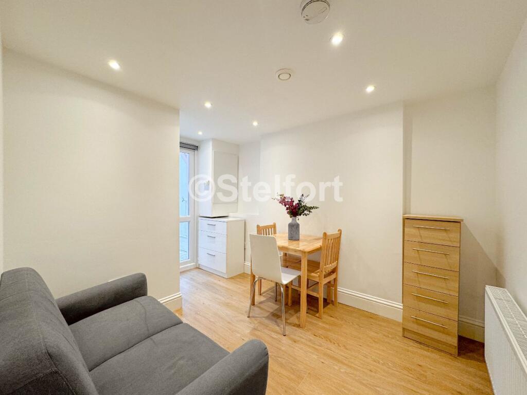2 bed 1st Floor Flat for rent in London. From Stelfort - London