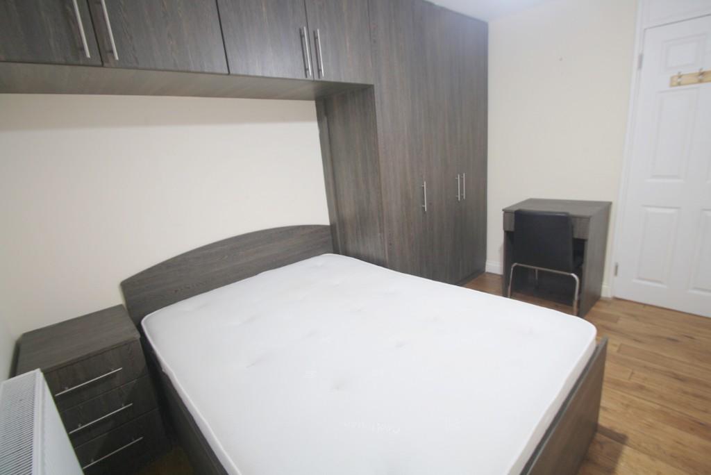 4 bed 1st Floor Flat for rent in London. From Arlington Estates - London