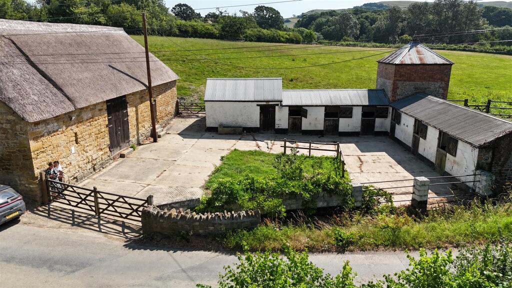 4 bed Dev Land - Leisure for rent in Chideock. From Symonds & Sampson - Axminster 4 bed Dev Land - Leisure for rent in Chideock. From Symonds & Sampson - Axminster