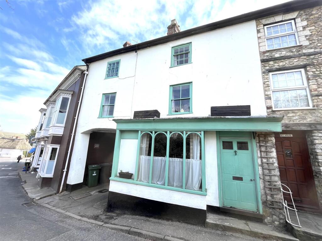 3 bed Detached for rent in Colyton. From Symonds & Sampson - Bridport 3 bed Detached for rent in Colyton. From Symonds & Sampson - Bridport