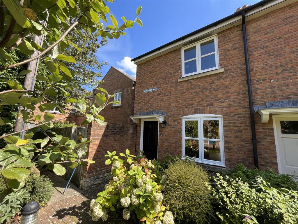 2 bed Detached for rent in Bridport. From Symonds & Sampson - Bridport 2 bed Detached for rent in Bridport. From Symonds & Sampson - Bridport