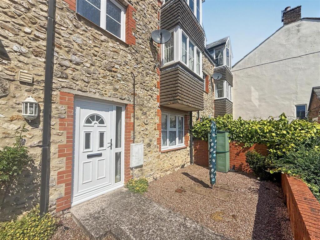 1 bed Apartment for rent in Chard. From Symonds & Sampson - Bridport