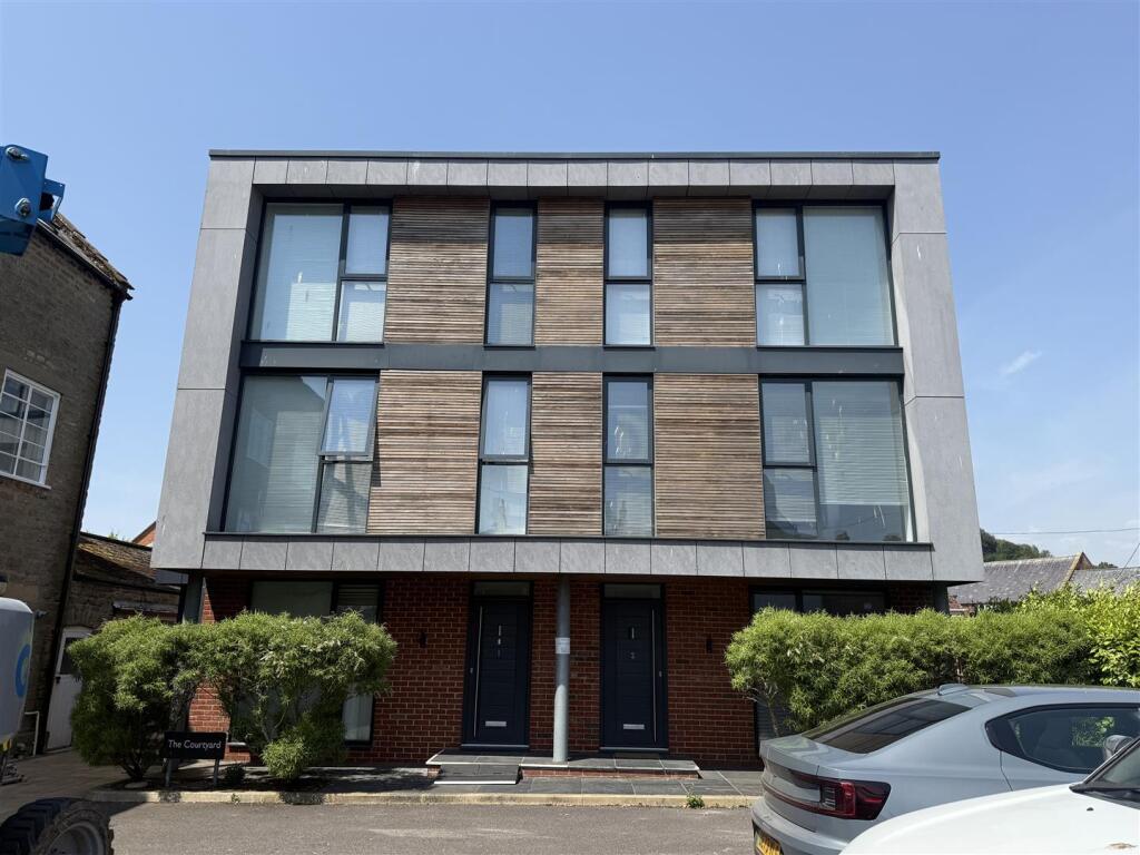 1 bed Apartment for rent in Bridport. From Symonds & Sampson - Bridport