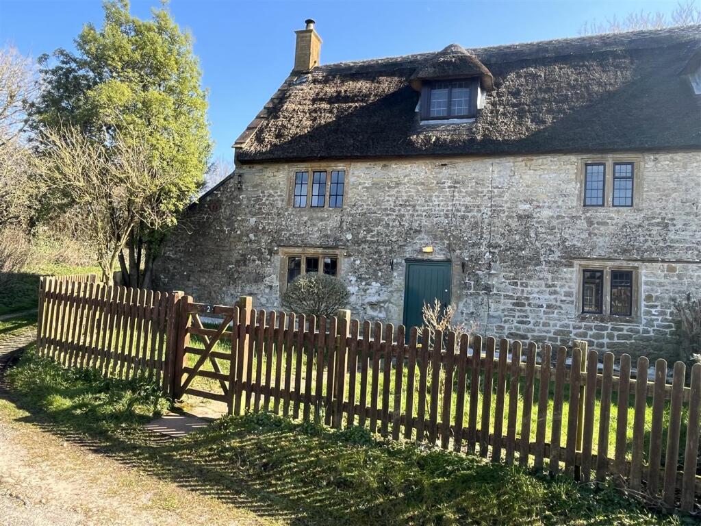 3 bed End of Terrace for rent in Beaminster. From Symonds & Sampson - Bridport 3 bed End of Terrace for rent in Beaminster. From Symonds & Sampson - Bridport