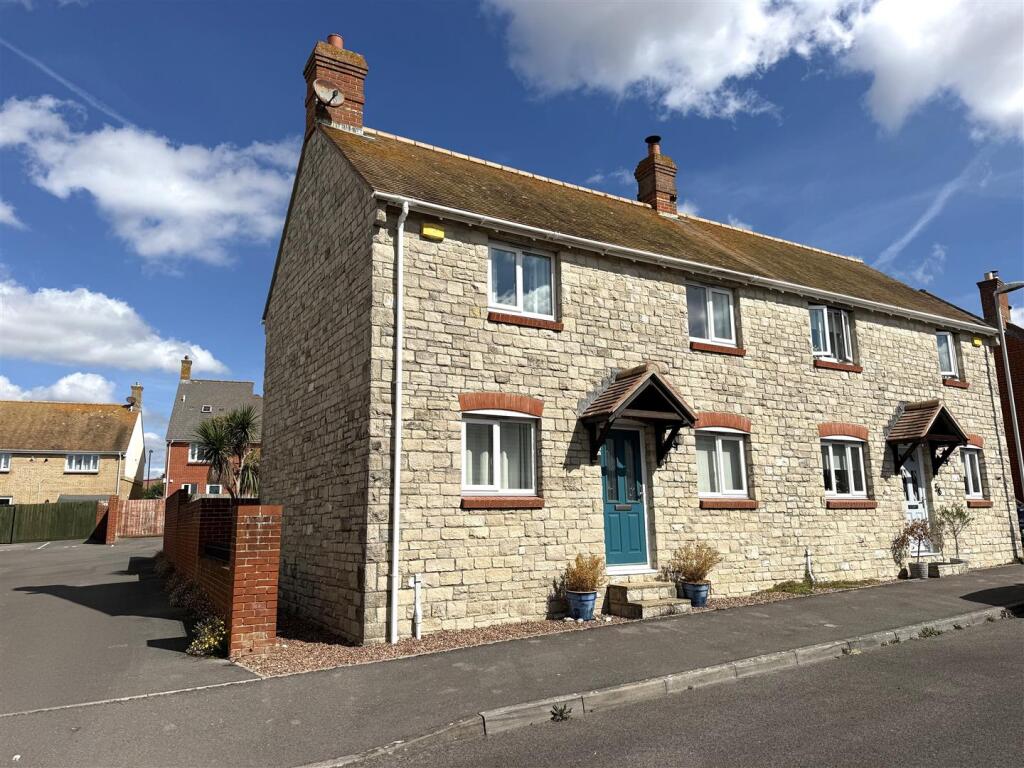 3 bed Semi Detached for rent in Bridport. From Symonds & Sampson - Bridport 3 bed Semi Detached for rent in Bridport. From Symonds & Sampson - Bridport
