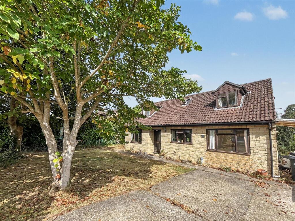 3 bed Detached bungalow for rent in Beaminster. From Symonds & Sampson - Bridport