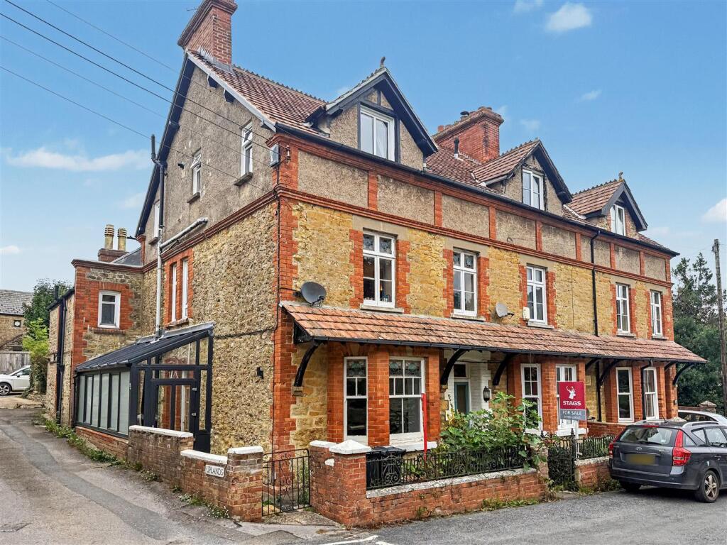 1 bed Apartment for rent in Bridport. From Symonds & Sampson - Bridport 1 bed Apartment for rent in Bridport. From Symonds & Sampson - Bridport