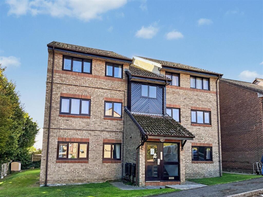 2 bed Apartment for rent in Bridport. From Symonds & Sampson - Bridport 2 bed Apartment for rent in Bridport. From Symonds & Sampson - Bridport