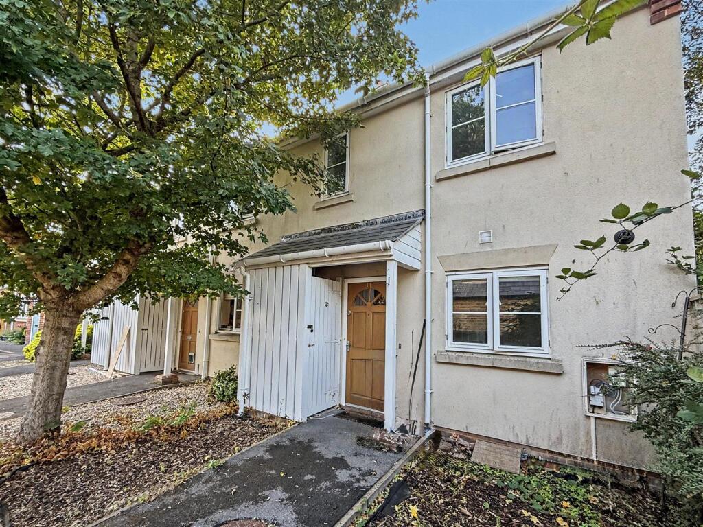 2 bed End of Terrace for rent in Bridport. From Symonds & Sampson - Bridport 2 bed End of Terrace for rent in Bridport. From Symonds & Sampson - Bridport