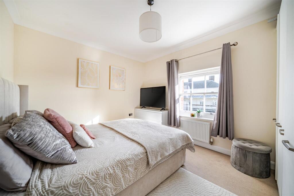 2 bed Apartment for rent in Dorchester. From Symonds & Sampson - Poundbury
