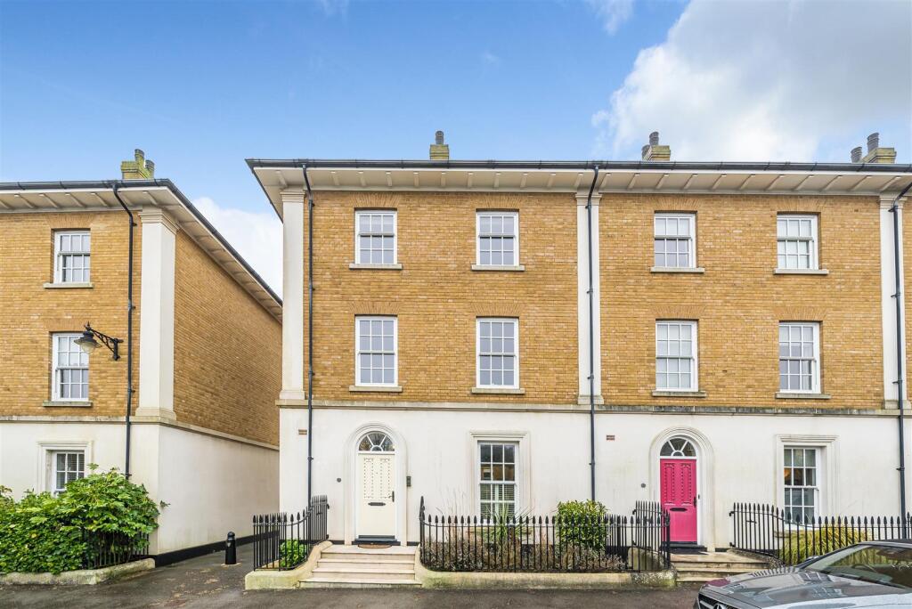 4 bed End of Terrace for rent in Dorchester. From Symonds & Sampson - Poundbury 4 bed End of Terrace for rent in Dorchester. From Symonds & Sampson - Poundbury