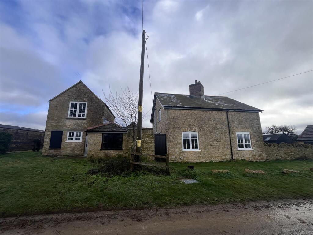 4 bed Detached for rent in Sherborne. From Symonds & Sampson - Sherborne 4 bed Detached for rent in Sherborne. From Symonds & Sampson - Sherborne