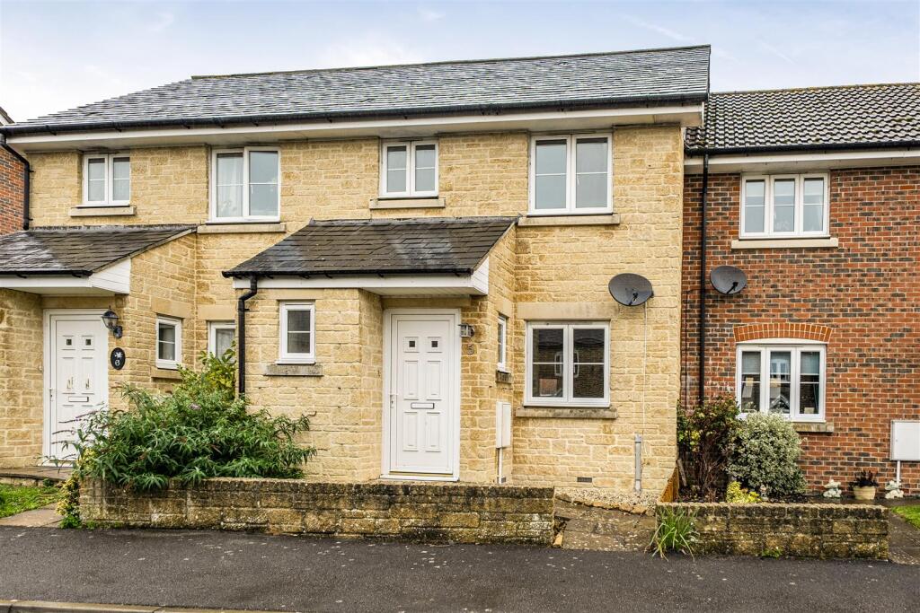 3 bed Mid Terraced House for rent in Sherborne. From Symonds & Sampson - Sherborne 3 bed Mid Terraced House for rent in Sherborne. From Symonds & Sampson - Sherborne