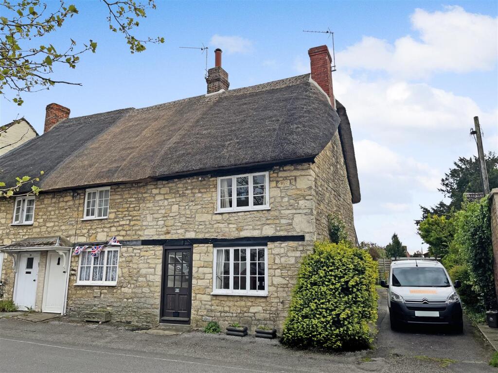 2 bed End of Terrace for rent in Sturminster Newton. From Symonds & Sampson - Sturminster Newton 2 bed End of Terrace for rent in Sturminster Newton. From Symonds & Sampson - Sturminster Newton