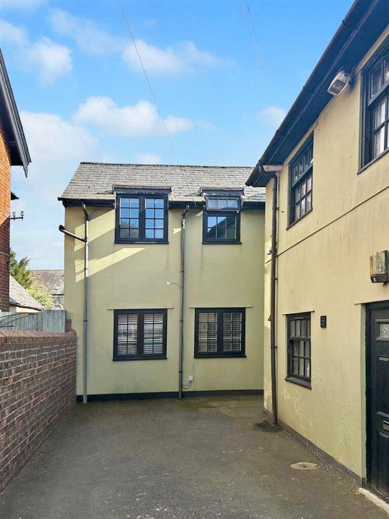 1 bed Semi Detached for rent in Shaftesbury. From Symonds & Sampson - Sturminster Newton 1 bed Semi Detached for rent in Shaftesbury. From Symonds & Sampson - Sturminster Newton