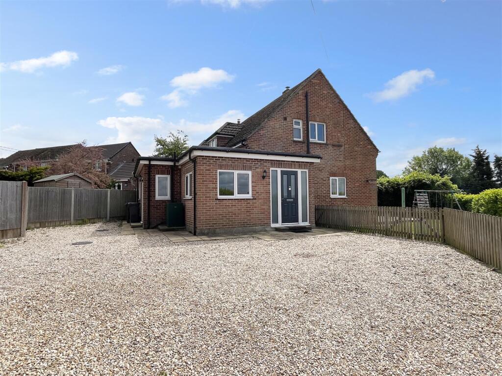 3 bed Semi Detached for rent in Sturminster Newton. From Symonds & Sampson - Sturminster Newton