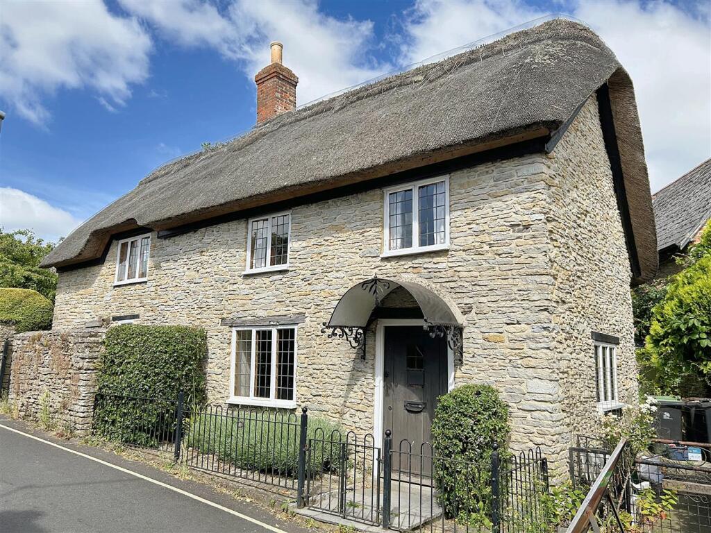 3 bed Detached for rent in Stalbridge. From Symonds & Sampson - Sturminster Newton 3 bed Detached for rent in Stalbridge. From Symonds & Sampson - Sturminster Newton