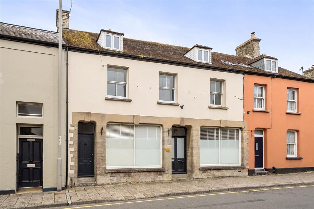 3 bed Apartment for rent in Stalbridge. From Symonds & Sampson - Sturminster Newton 3 bed Apartment for rent in Stalbridge. From Symonds & Sampson - Sturminster Newton