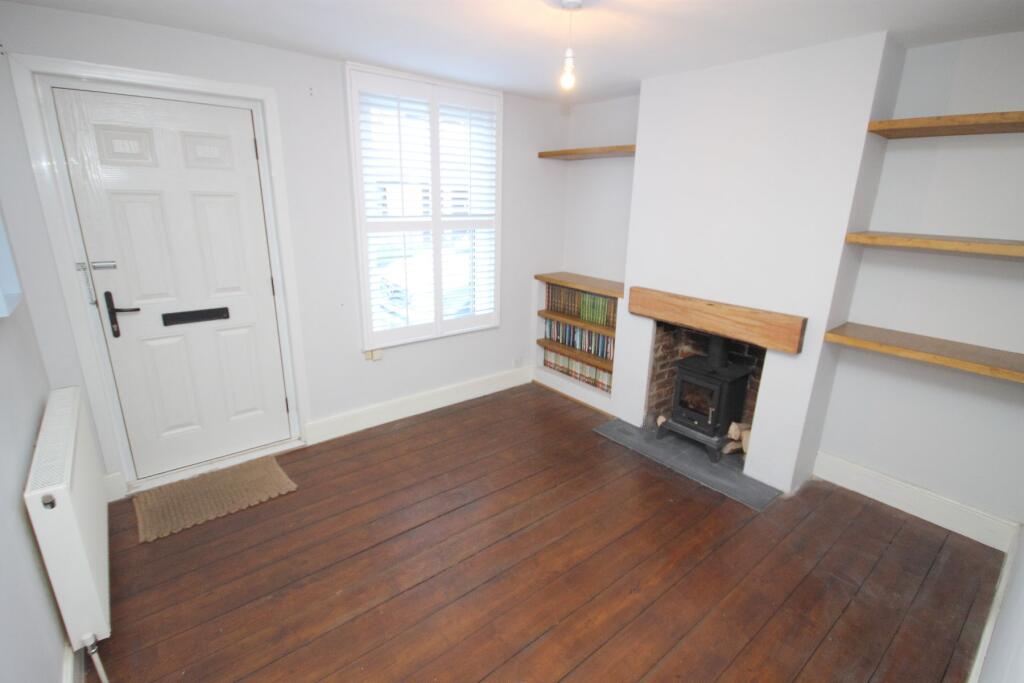 2 bed Mid Terraced House for rent in Faversham. From Invicta Estate Agents - Faversham