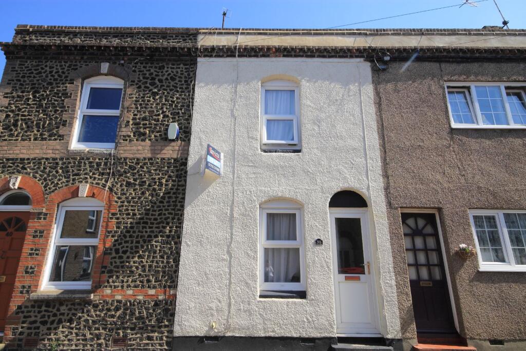 2 bed Mid Terraced House for rent in Faversham. From Invicta Estate Agents - Faversham 2 bed Mid Terraced House for rent in Faversham. From Invicta Estate Agents - Faversham