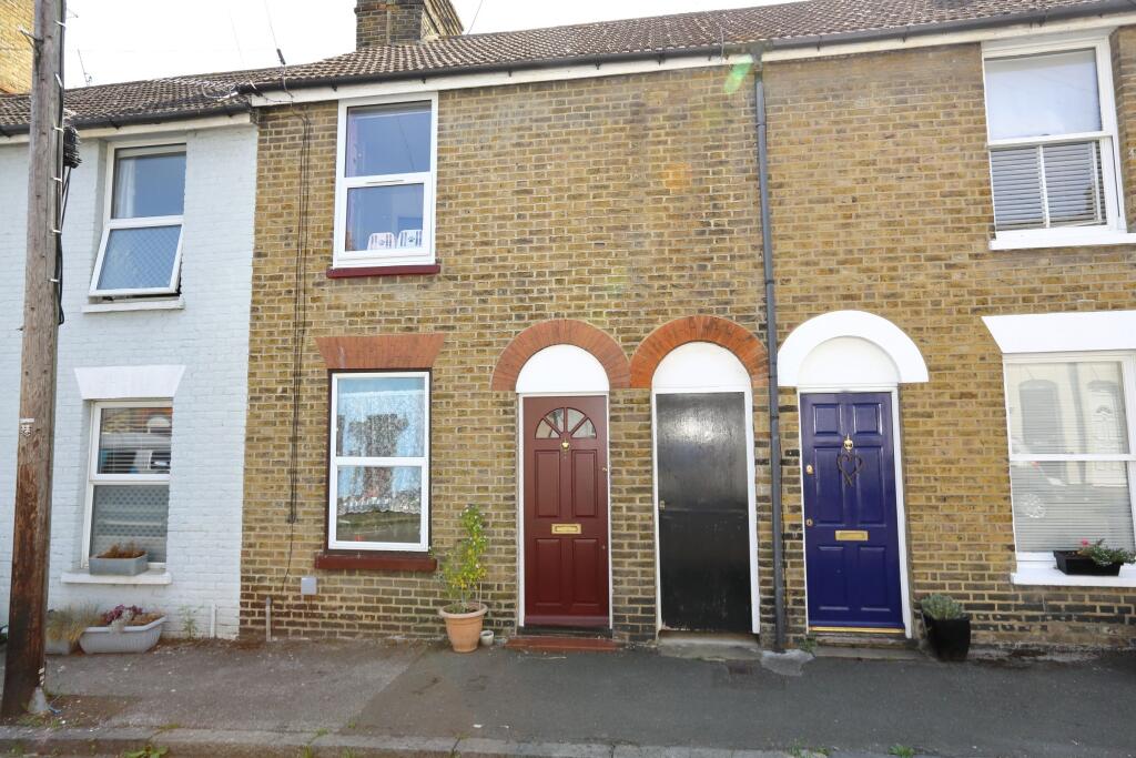 3 bed Mid Terraced House for rent in Faversham. From Invicta Estate Agents - Faversham