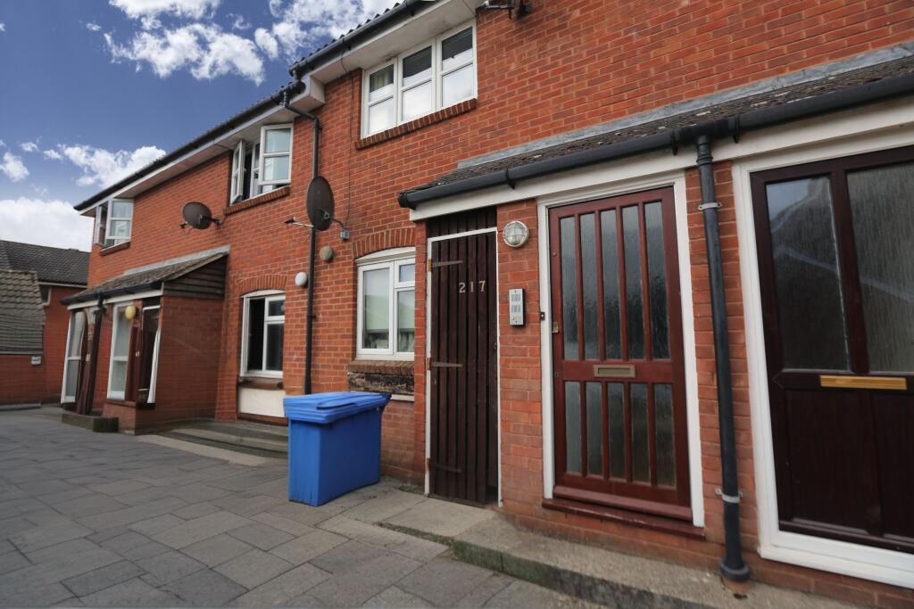 1 bed 1st Floor Flat for rent in Faversham. From Invicta Estate Agents - Faversham