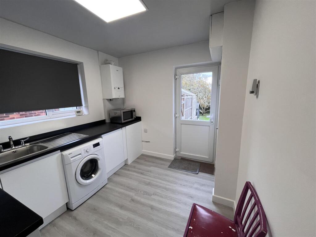 3 bed Detached for rent in Yeovil. From Symonds & Sampson - Yeovil 3 bed Detached for rent in Yeovil. From Symonds & Sampson - Yeovil