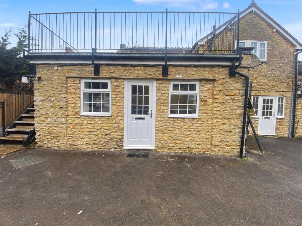 2 bed Apartment for rent in Milborne Port. From Symonds & Sampson - Yeovil