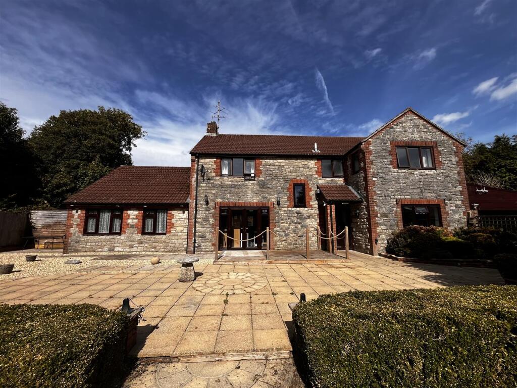 4 bed Detached for rent in Dorchester. From Symonds & Sampson - Yeovil