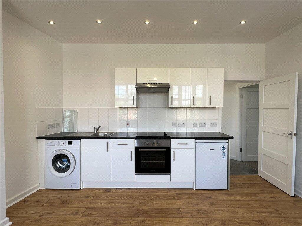 2 bed Apartment for rent in Ruislip. From Townends Ealing