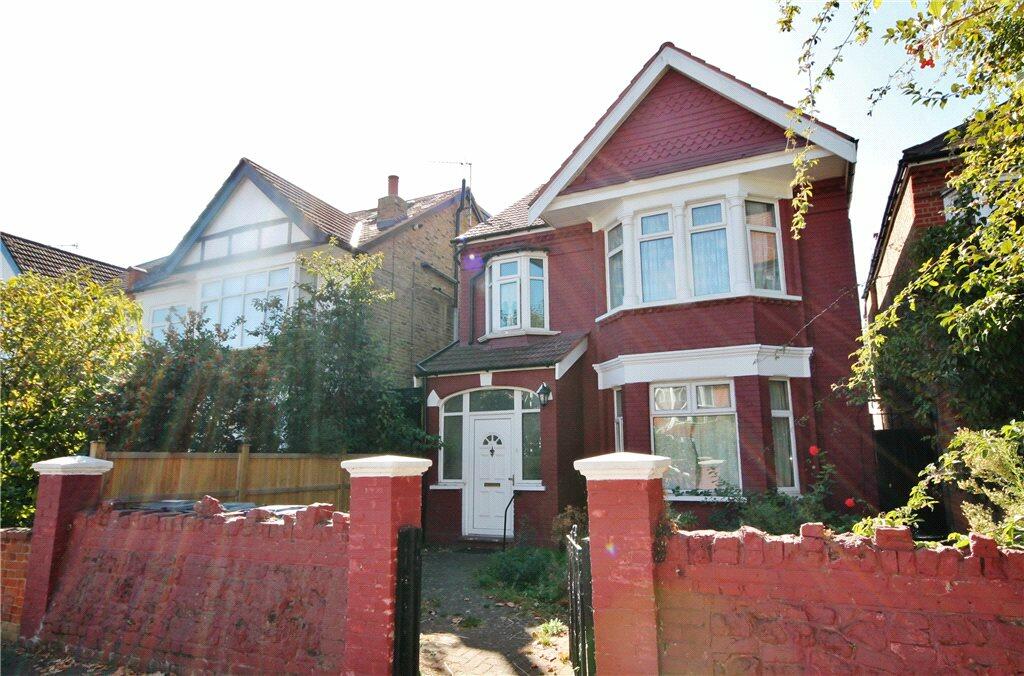 5 bed Detached House for rent in Brentford. From Townends Ealing