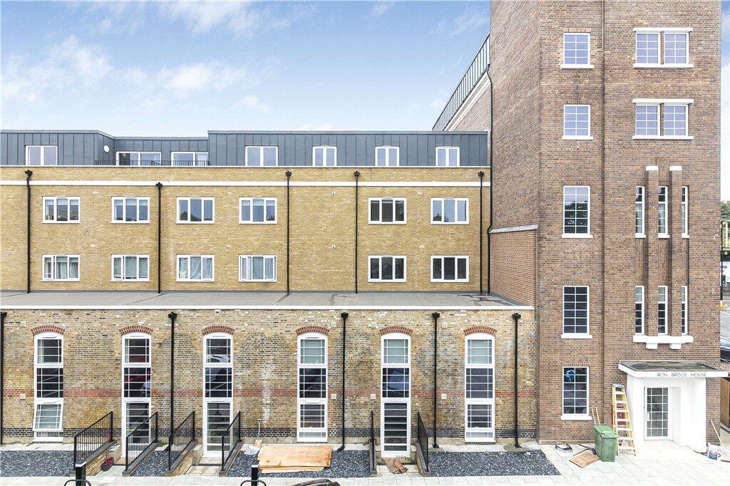 1 bed Apartment for rent in Southall. From Townends Ealing