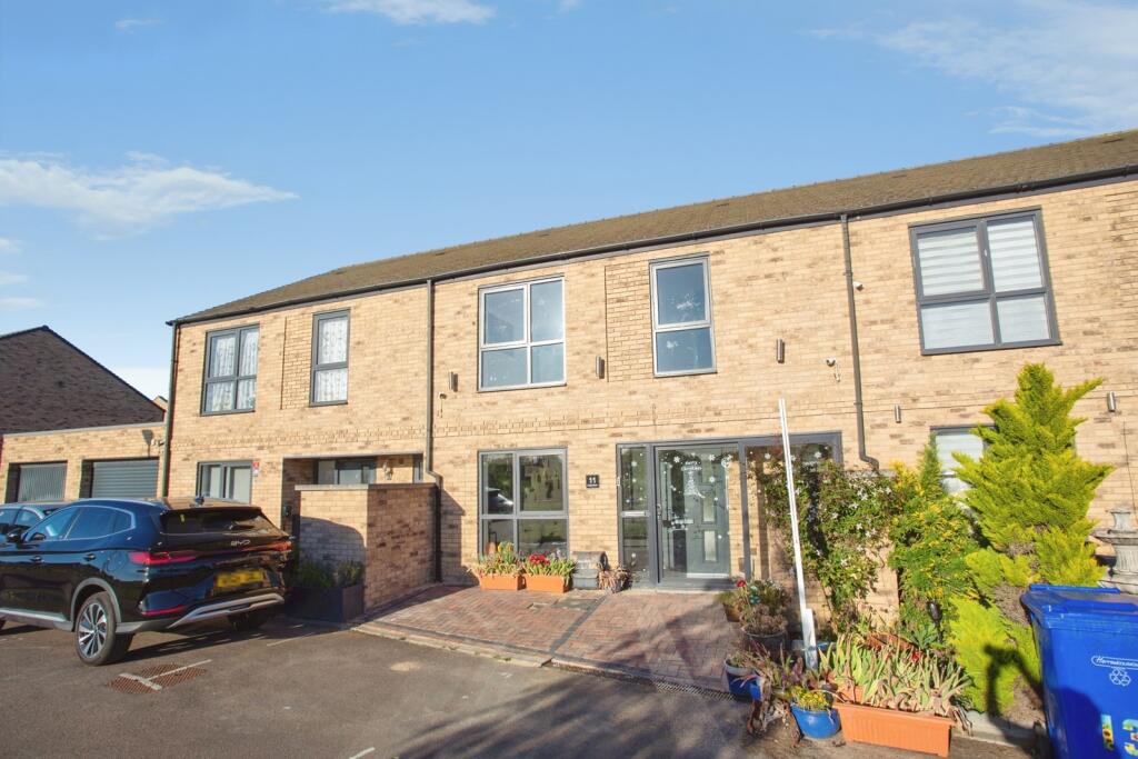 4 bed Mid Terraced House for rent in Pinner. From Townends Ealing