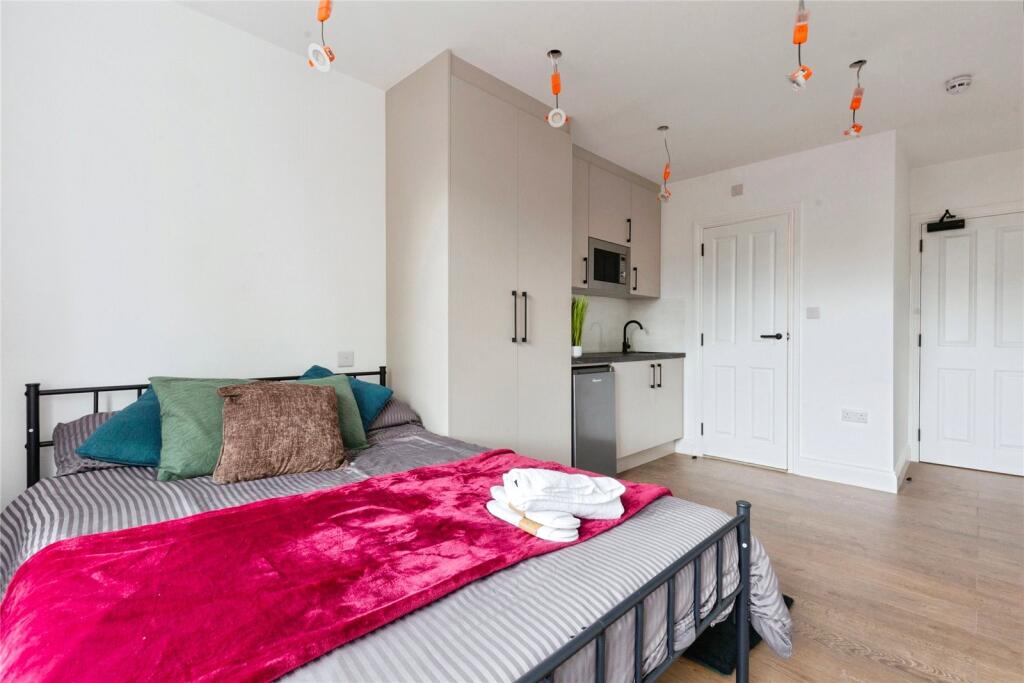 0 bed Studio for rent in Acton. From Townends Ealing