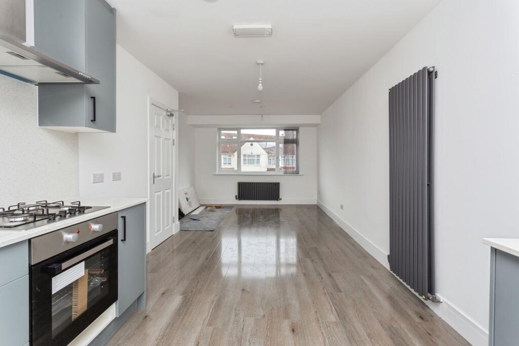 2 bed Apartment for rent in Southall. From Townends Ealing 2 bed Apartment for rent in Southall. From Townends Ealing