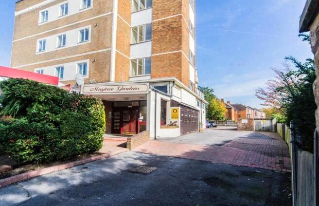 1 bed Apartment for rent in Brentford. From Townends Ealing